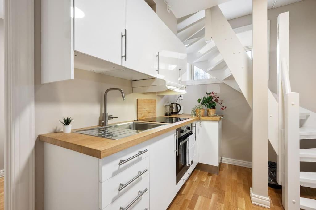 New! Modern City Apt: Central W/ Private Entrence Bergen Ngoại thất bức ảnh