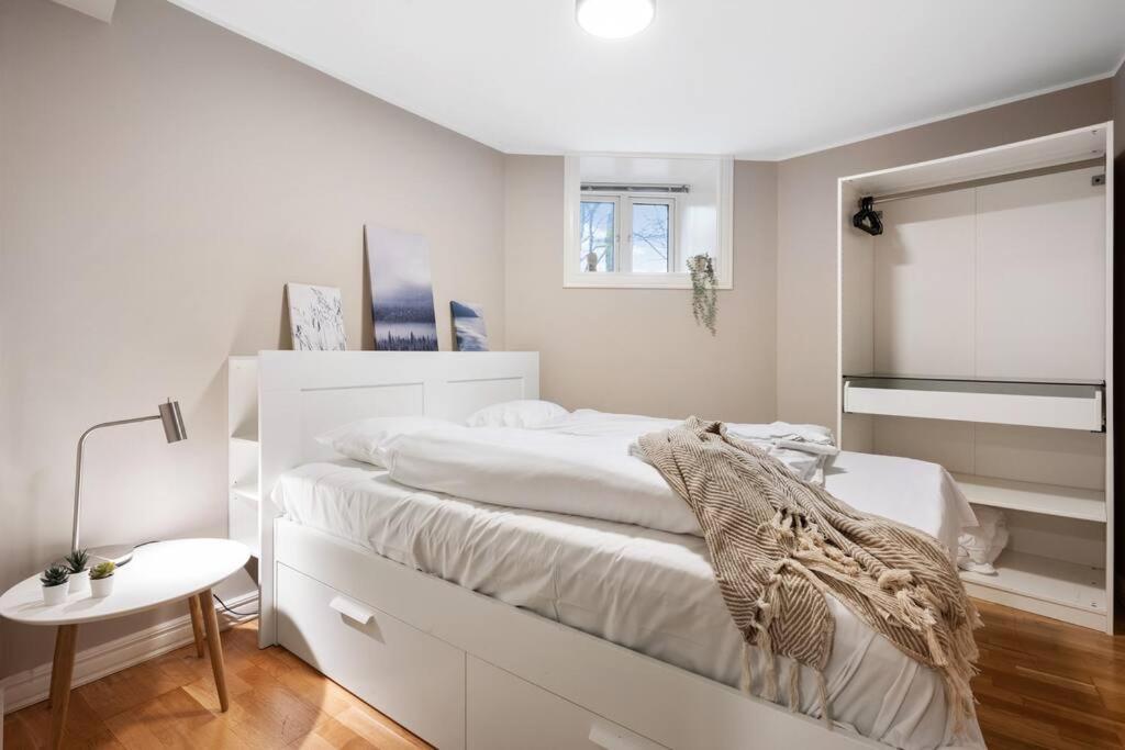 New! Modern City Apt: Central W/ Private Entrence Bergen Ngoại thất bức ảnh