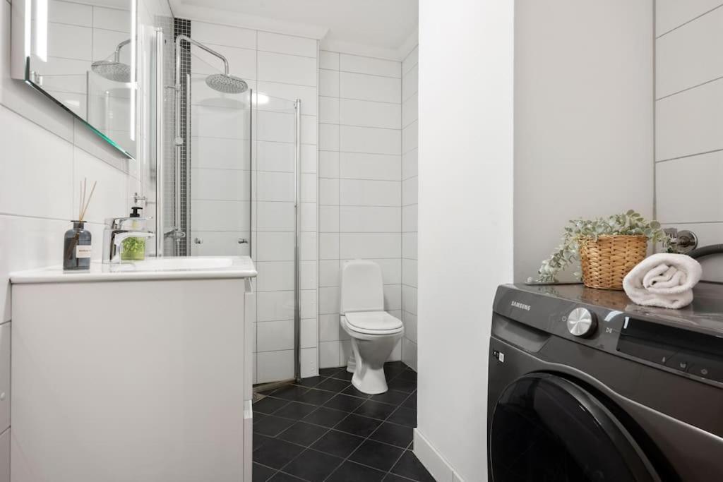 New! Modern City Apt: Central W/ Private Entrence Bergen Ngoại thất bức ảnh