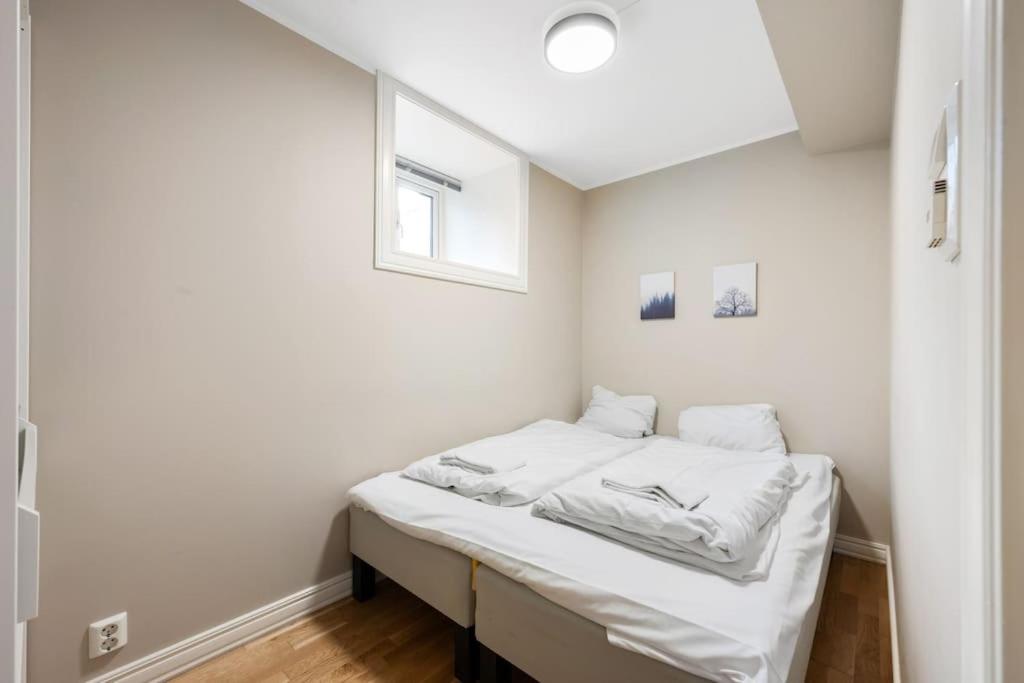 New! Modern City Apt: Central W/ Private Entrence Bergen Ngoại thất bức ảnh