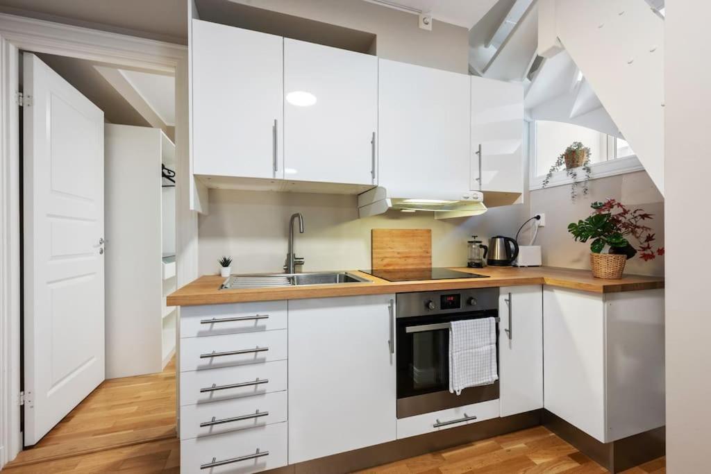 New! Modern City Apt: Central W/ Private Entrence Bergen Ngoại thất bức ảnh